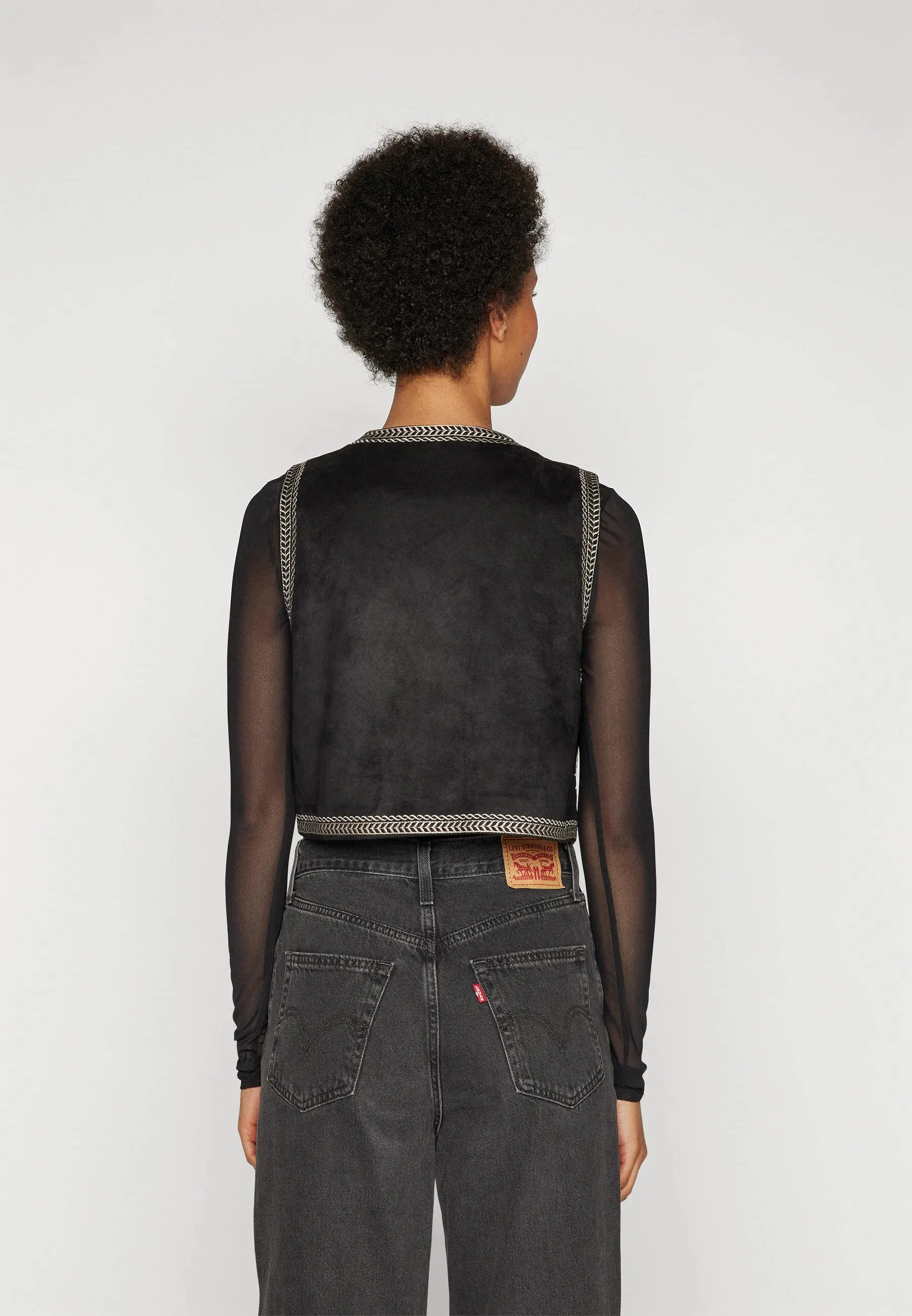 10309989 VMflower vest