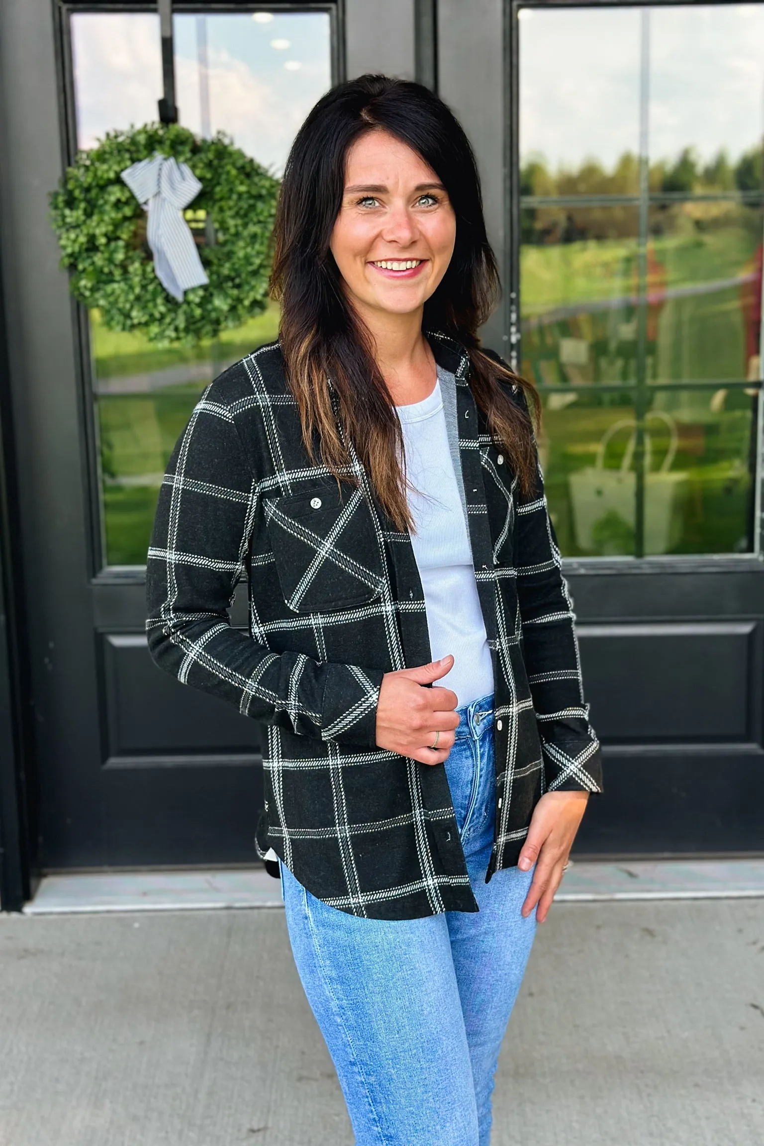 Lewis Premium Black and Cream Plaid Design